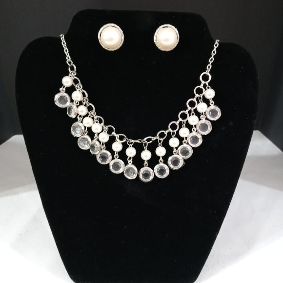 Jewelry Set - Picture 2 of 5